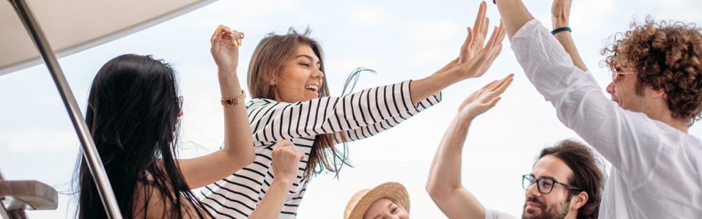 17 Tips For Planning A Summer Boat Party For Luxury Experience